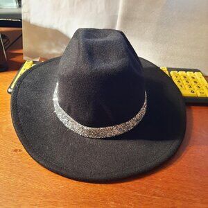 Women Fashionable Western Cowboy Hat W Upturn Brim & Shiny Belt Black Suede